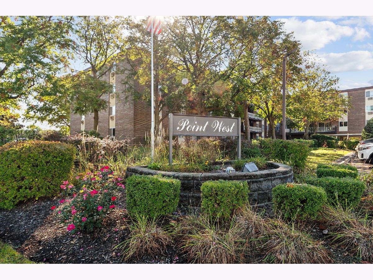 Condominiums Sold Point West Lombard Illinois