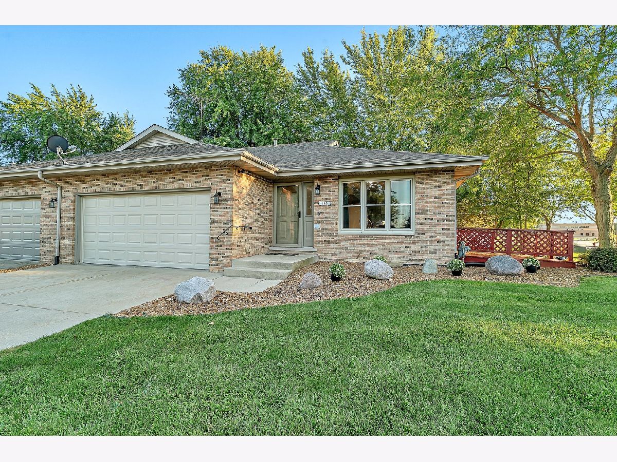 Townhomes Sold Wyndstone Village Elwood Illinois, 100 Wyndstone