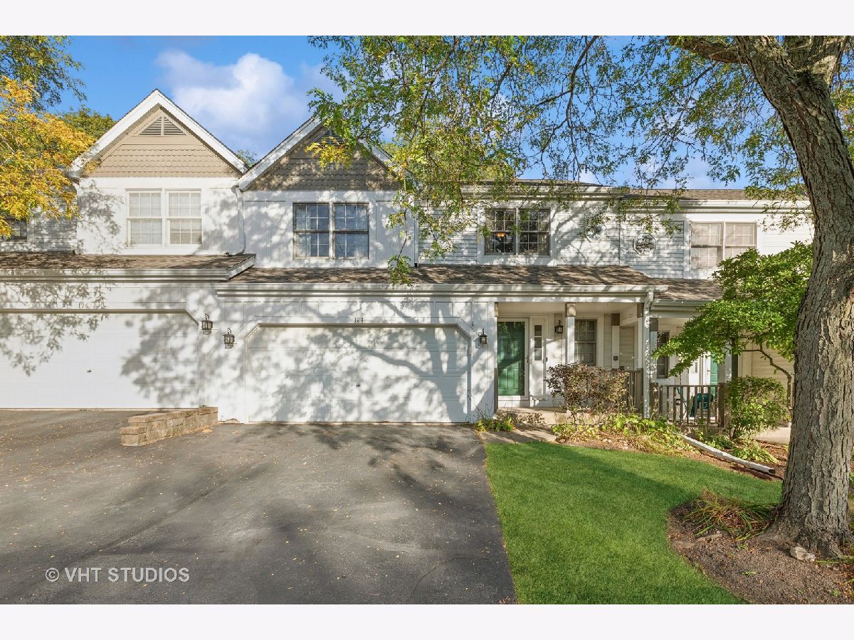 Townhomes Sold Spring Point Carpentersville Illinois, 124 Spring