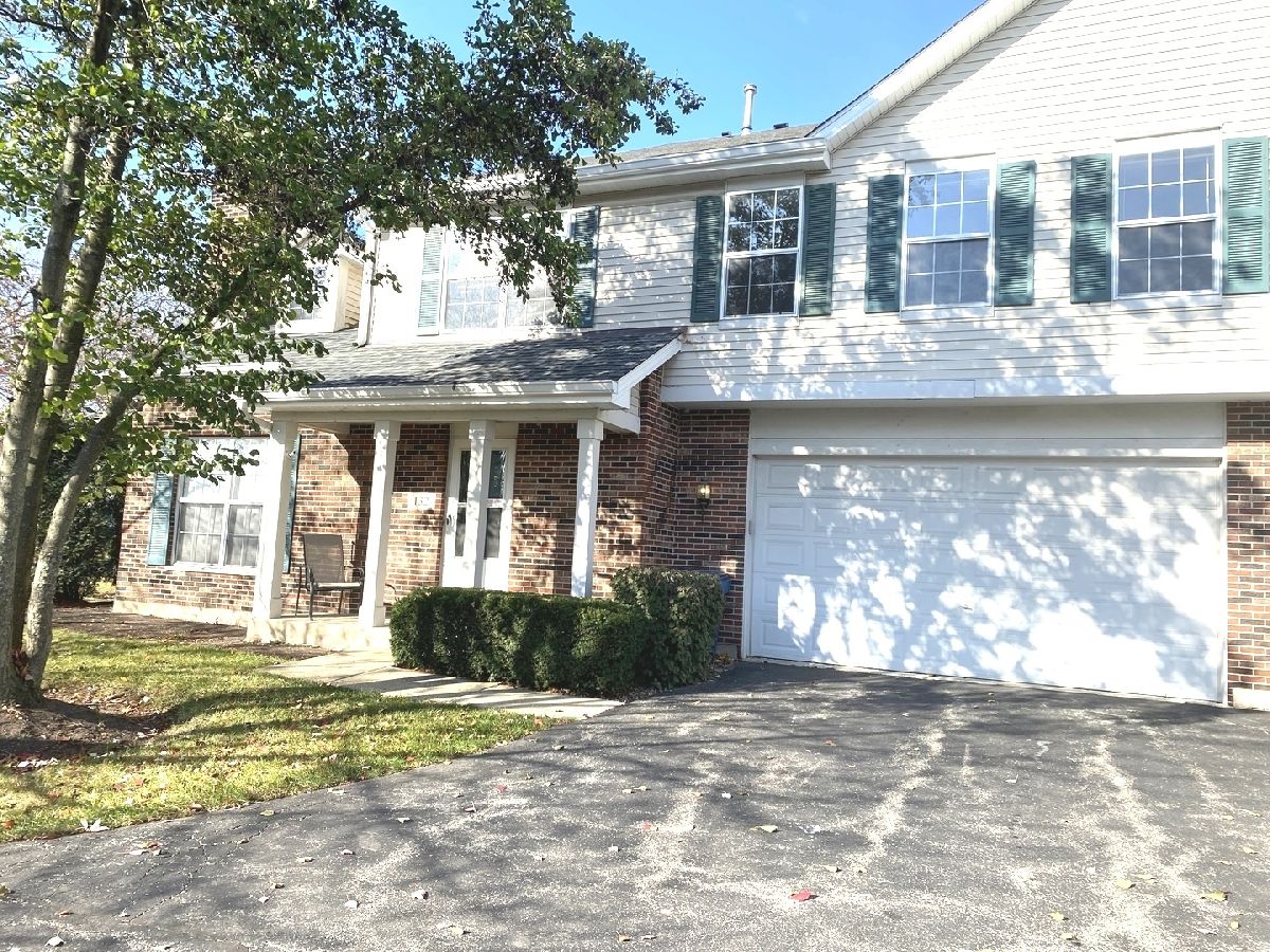 Townhomes & Condos Sold Townes Of Oakhurst Aurora Illinois, 132 Cammeron