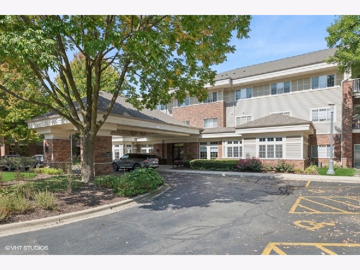 Condominiums Sold Village Green Of East Dundee East Dundee Illinois, 605 Barrington