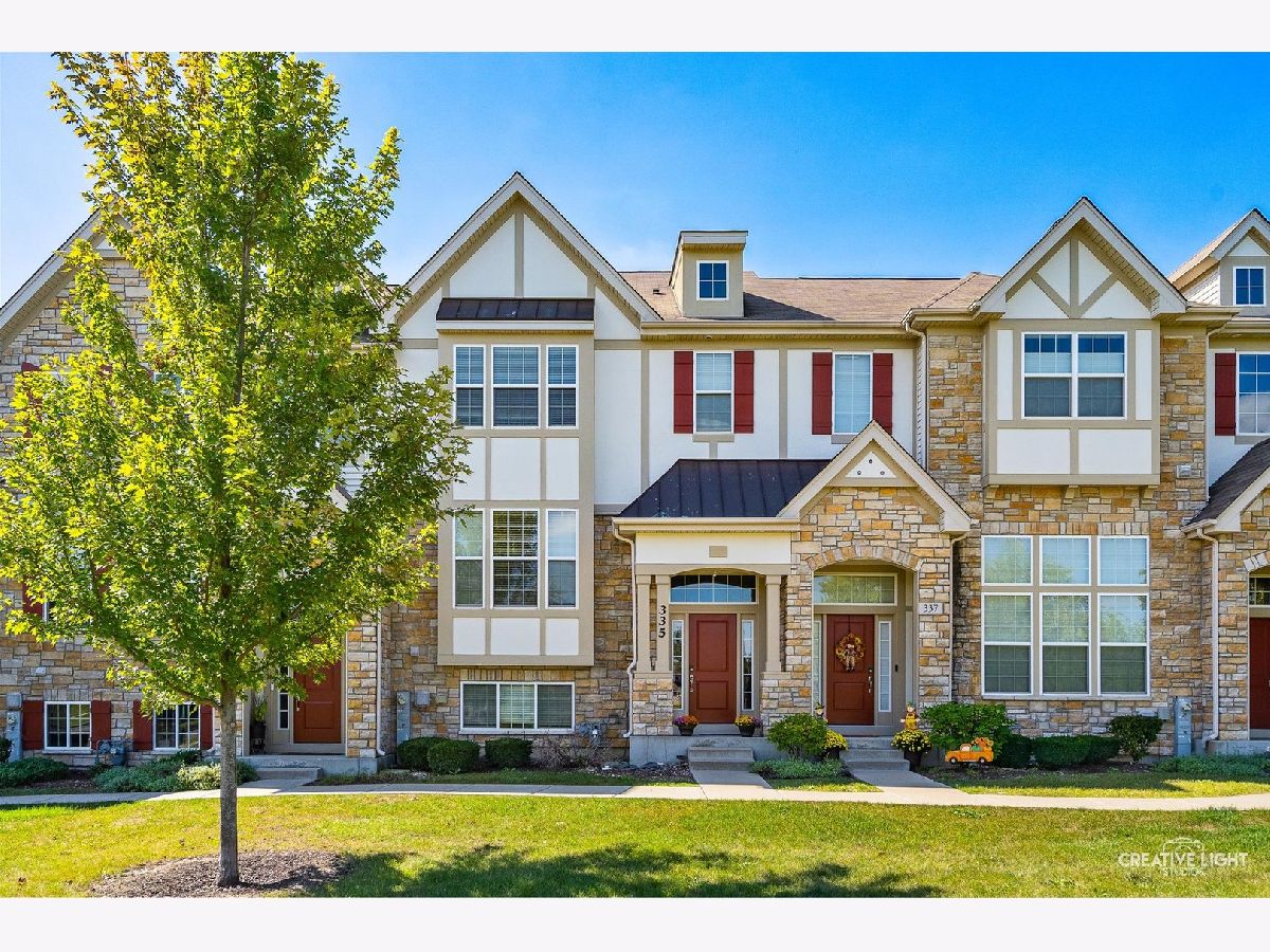 Townhomes & Homes Sold Easton Park Carol Stream Illinois, 335 Bennett