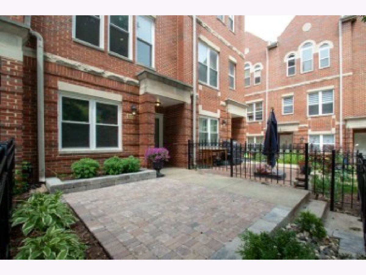 Condos & Townhomes & Homes Sold Renaissance Place Chicago Illinois, 5220 Berkeley