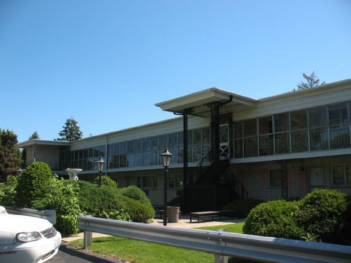  Rented Berkeley Illinois, 5629 Saint Charles