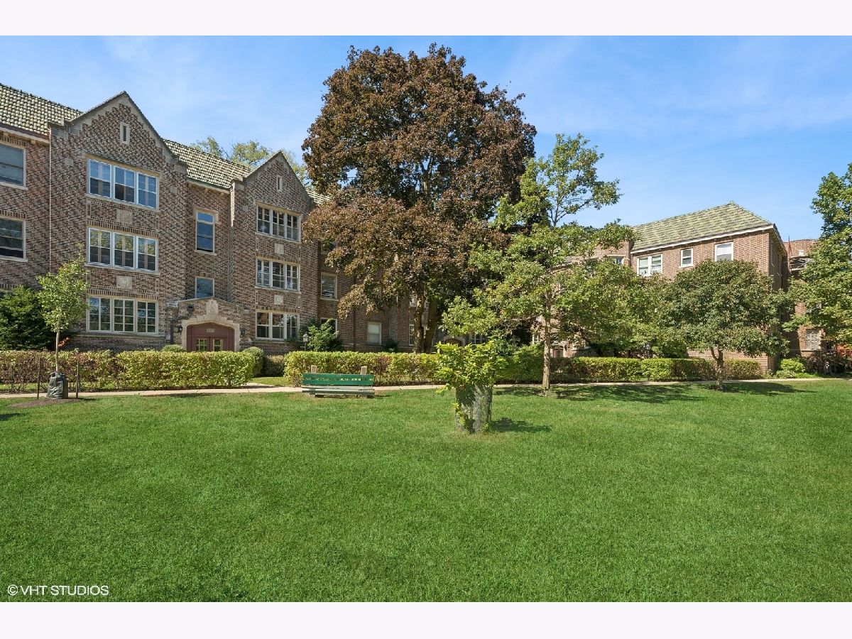 Condominiums Sold Sissilla Evanston Illinois, 1218 Central