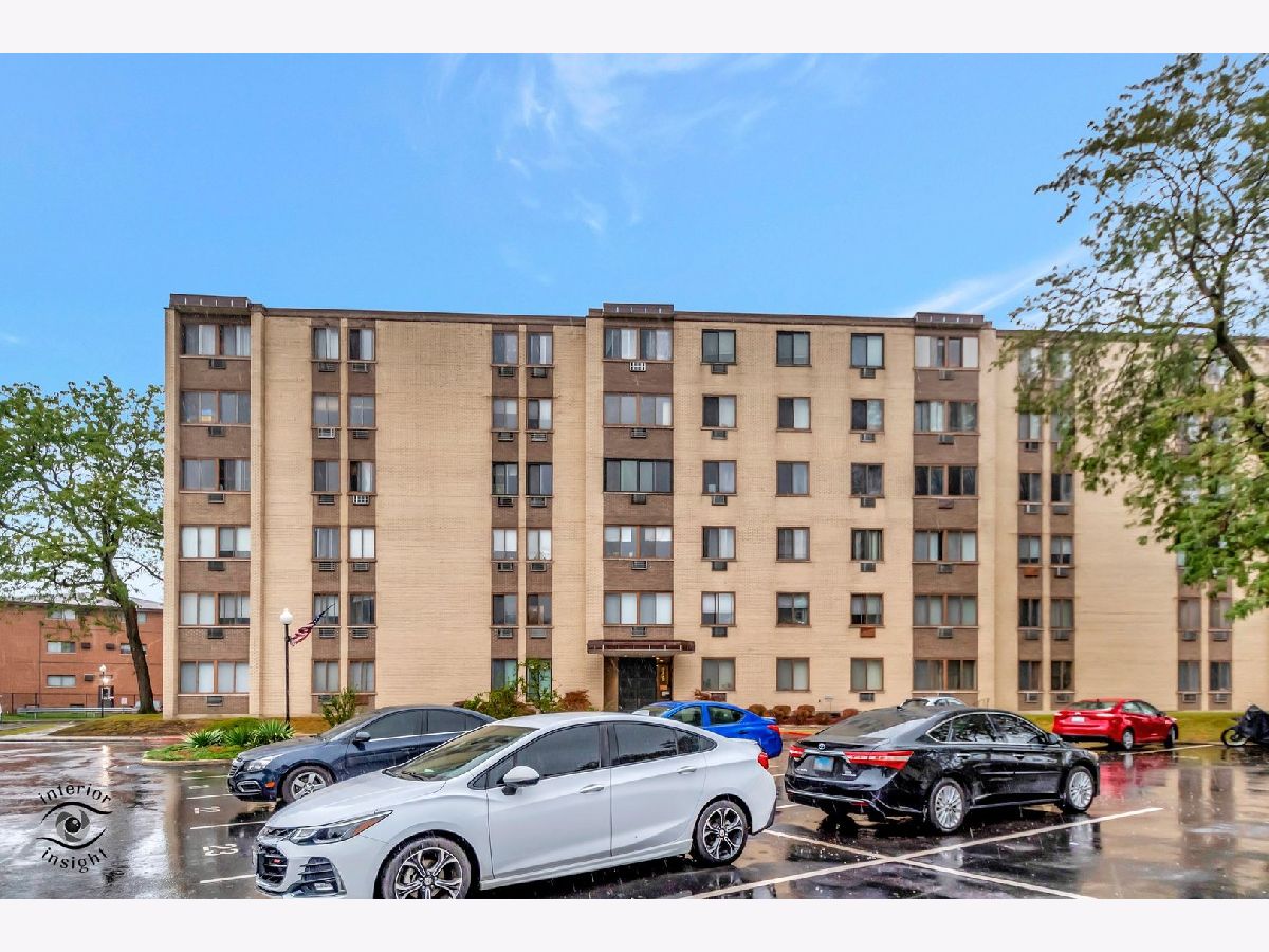 Condominiums Sold Shibui Oak Lawn Illinois, 9725 Karlov