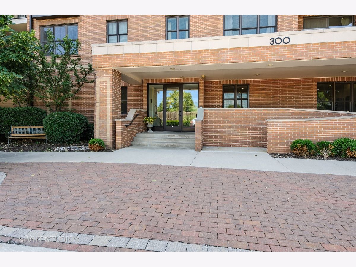 Condominiums Sold Cardinal Square Mundelein Illinois, 300 Anthony