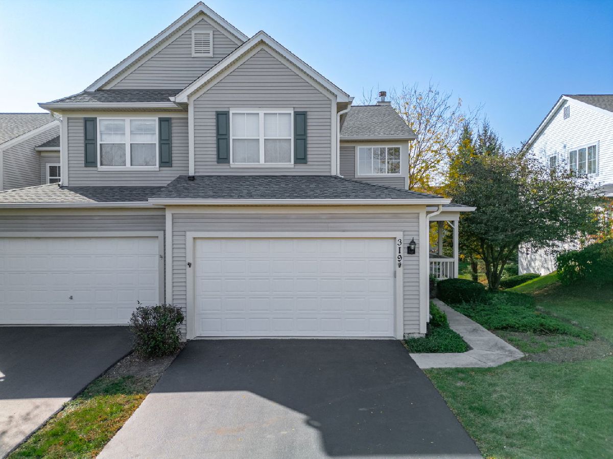 Townhomes & Condos & Homes Sold Harvest Hills St Charles Illinois, 319 Tower Hill
