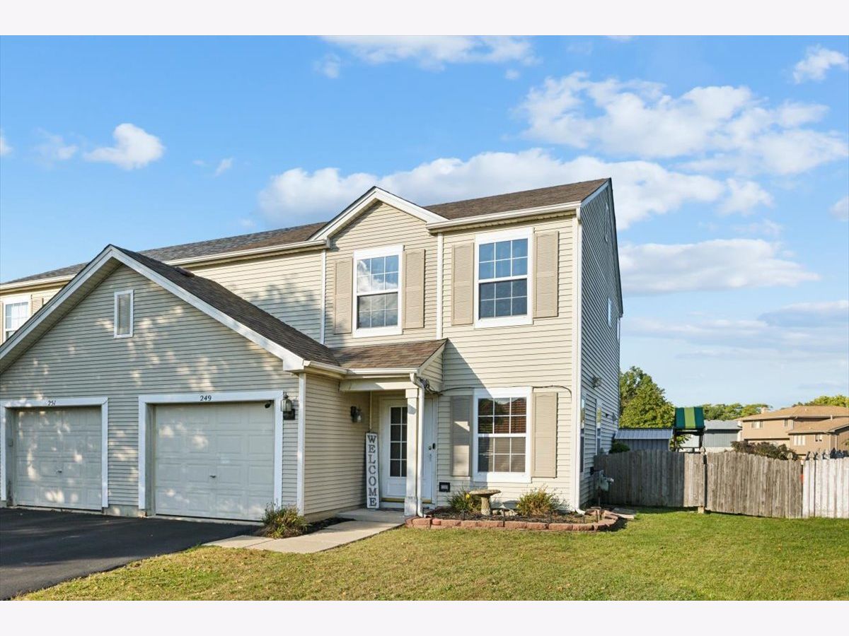 Townhomes & Homes Sold Heritage Place Romeoville Illinois, 249 Charleston