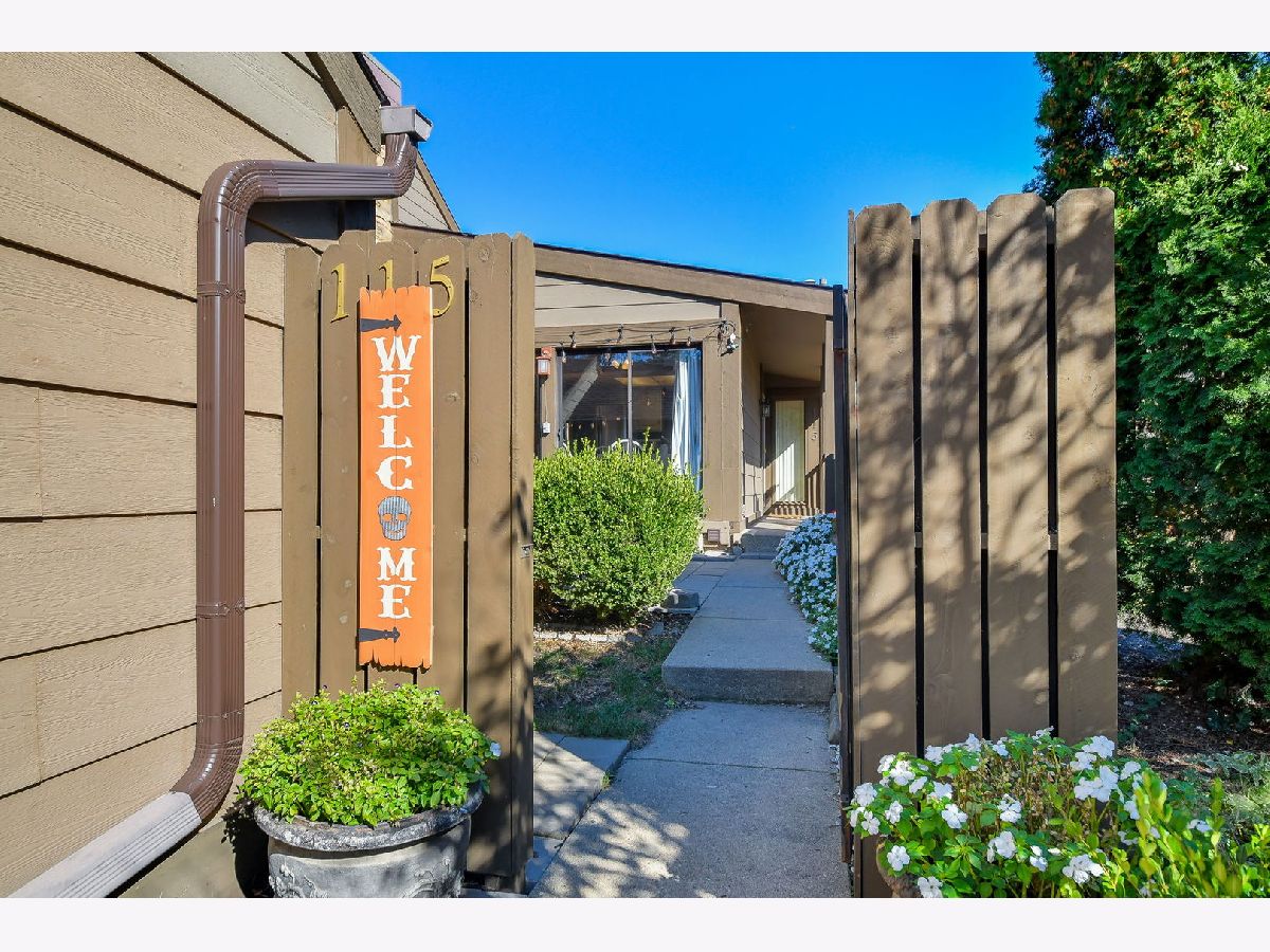 Townhomes & Homes Sold Glengarry Geneva Illinois, 115 Aberdeen