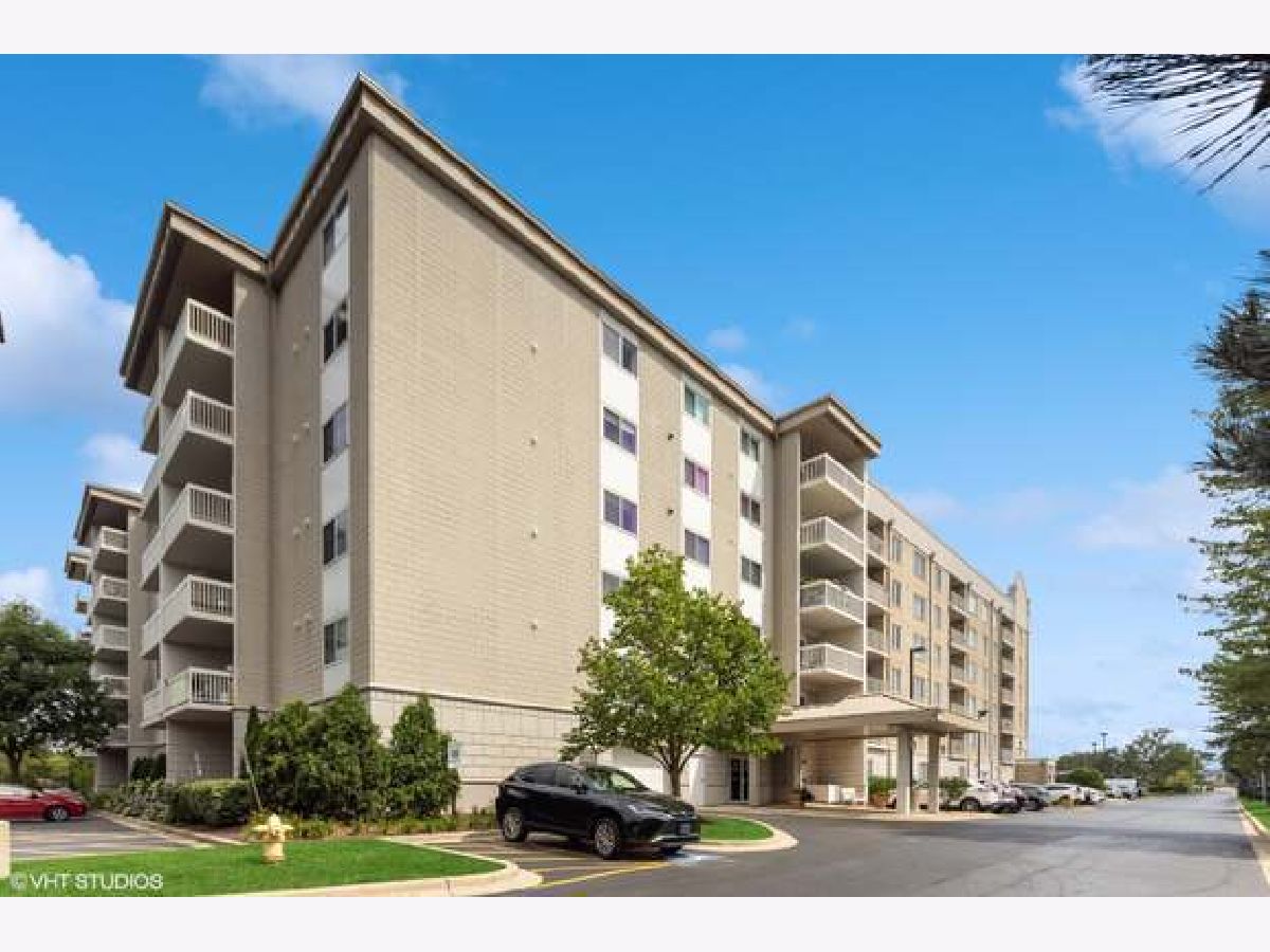 Condominiums Rented York Brook Lombard Illinois, 2020 Saint Regis