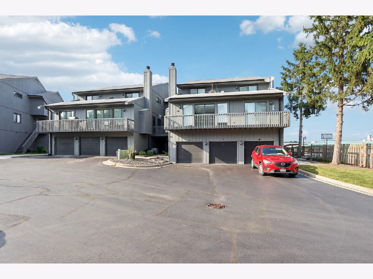 Condominiums Sold Diamond Harbor Fox Lake Illinois, 192 Howard