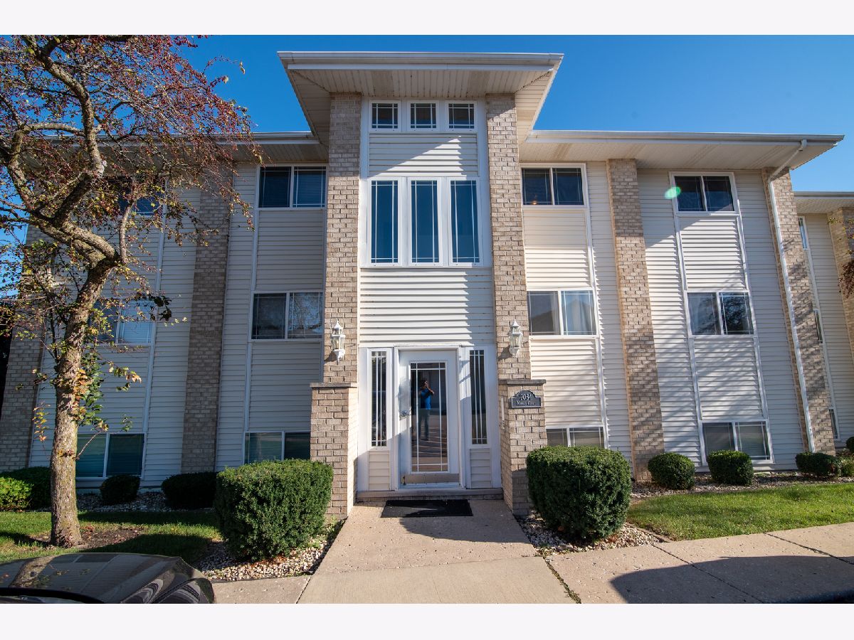 Condominiums Sold Meadowview Crest Hill Illinois, 2034 Manico