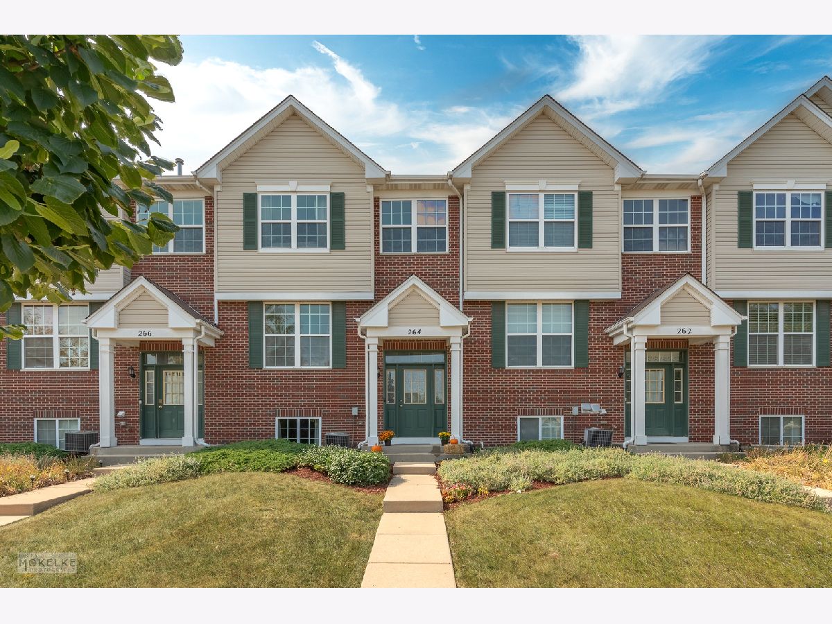 Townhomes & Condos Sold Creekside Romeoville Illinois, 264 Alder Creek