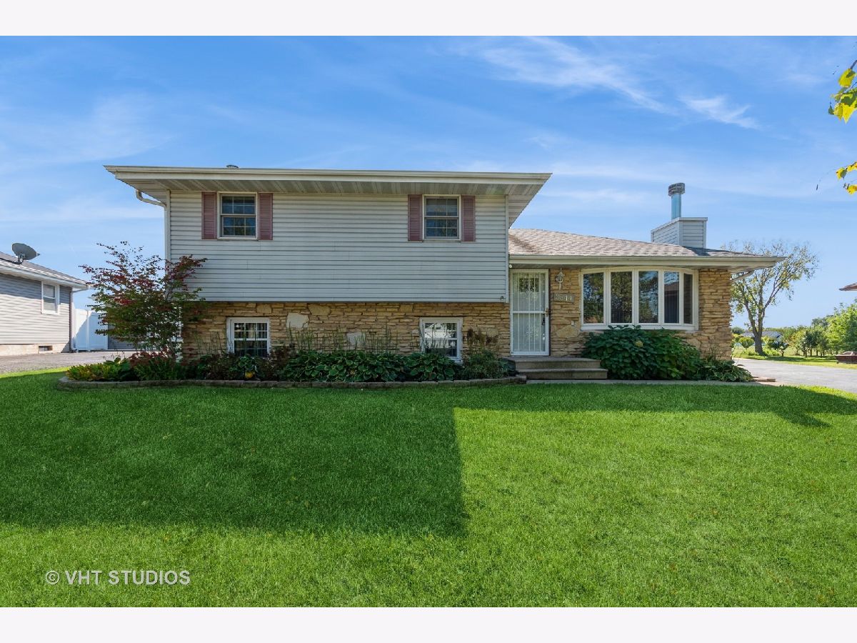 Homes & Condos & Townhomes Sold Warwick Joliet Illinois, 3344 Thomas Hickey