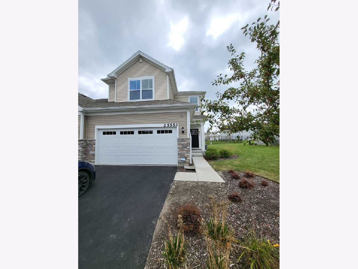 Homes & Townhomes Rented Creekside Crossing Plainfield Illinois, 25553 Springview