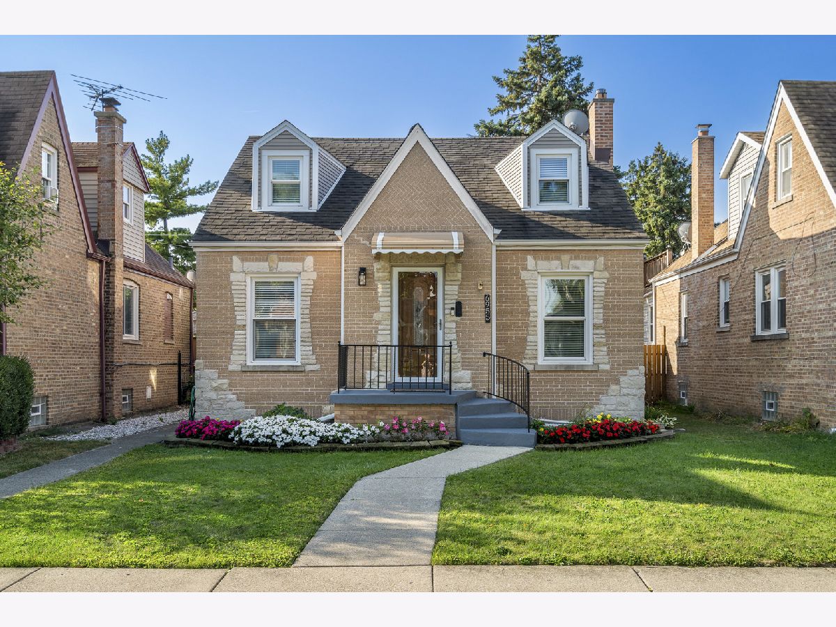 Homes & Townhomes Sold Montclaire Gardens Chicago Illinois, 6955 Barry