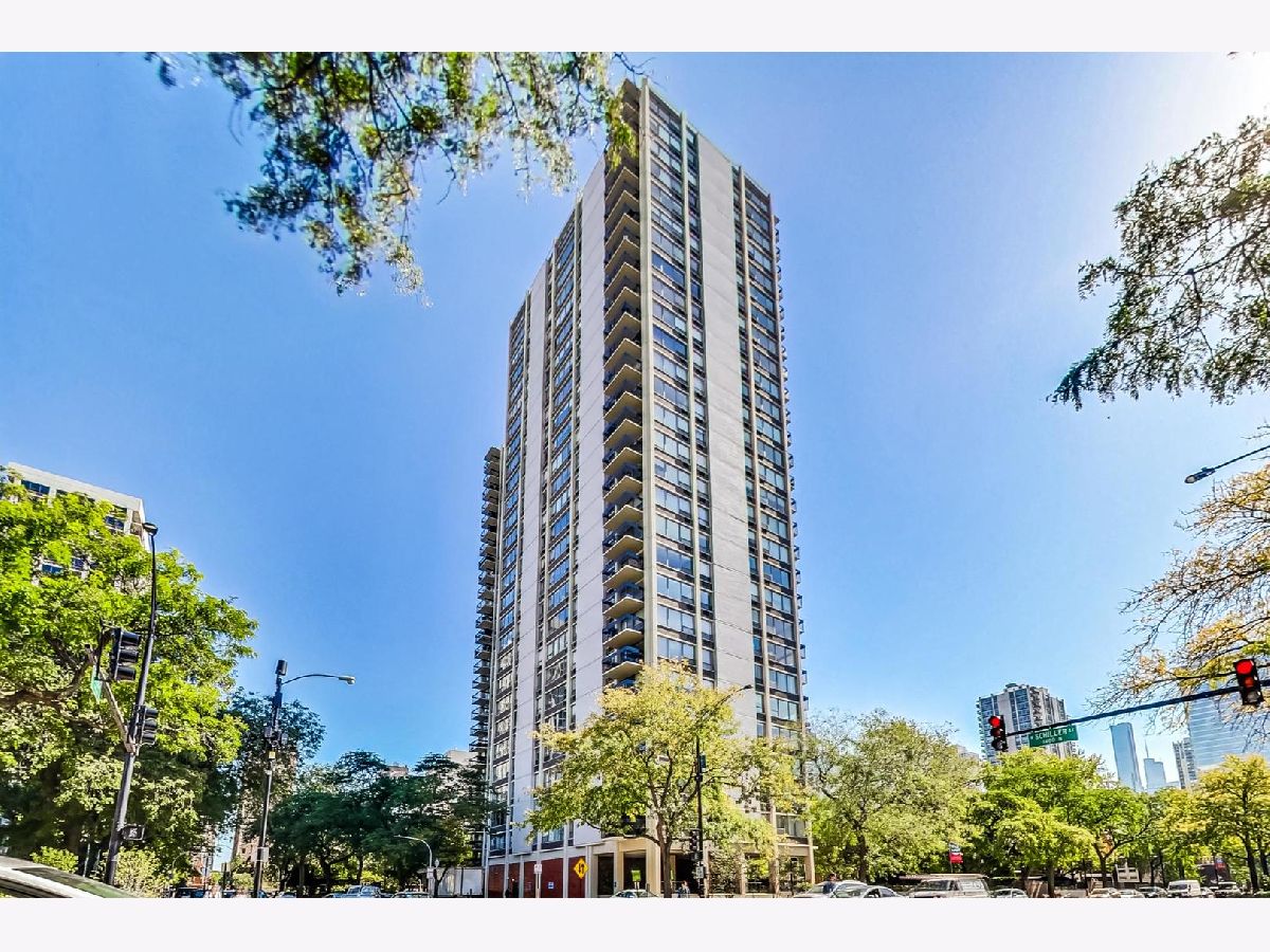 Condominiums Sold Cummings House Chicago Illinois, 1360 Sandburg