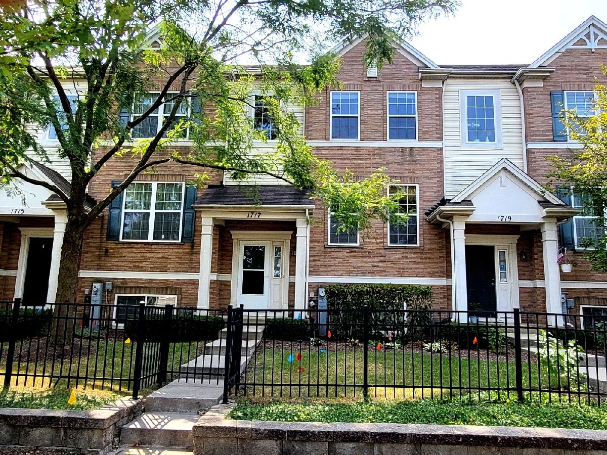 Townhomes Sold Church Street Station Hanover Park Illinois, 1717 Maple