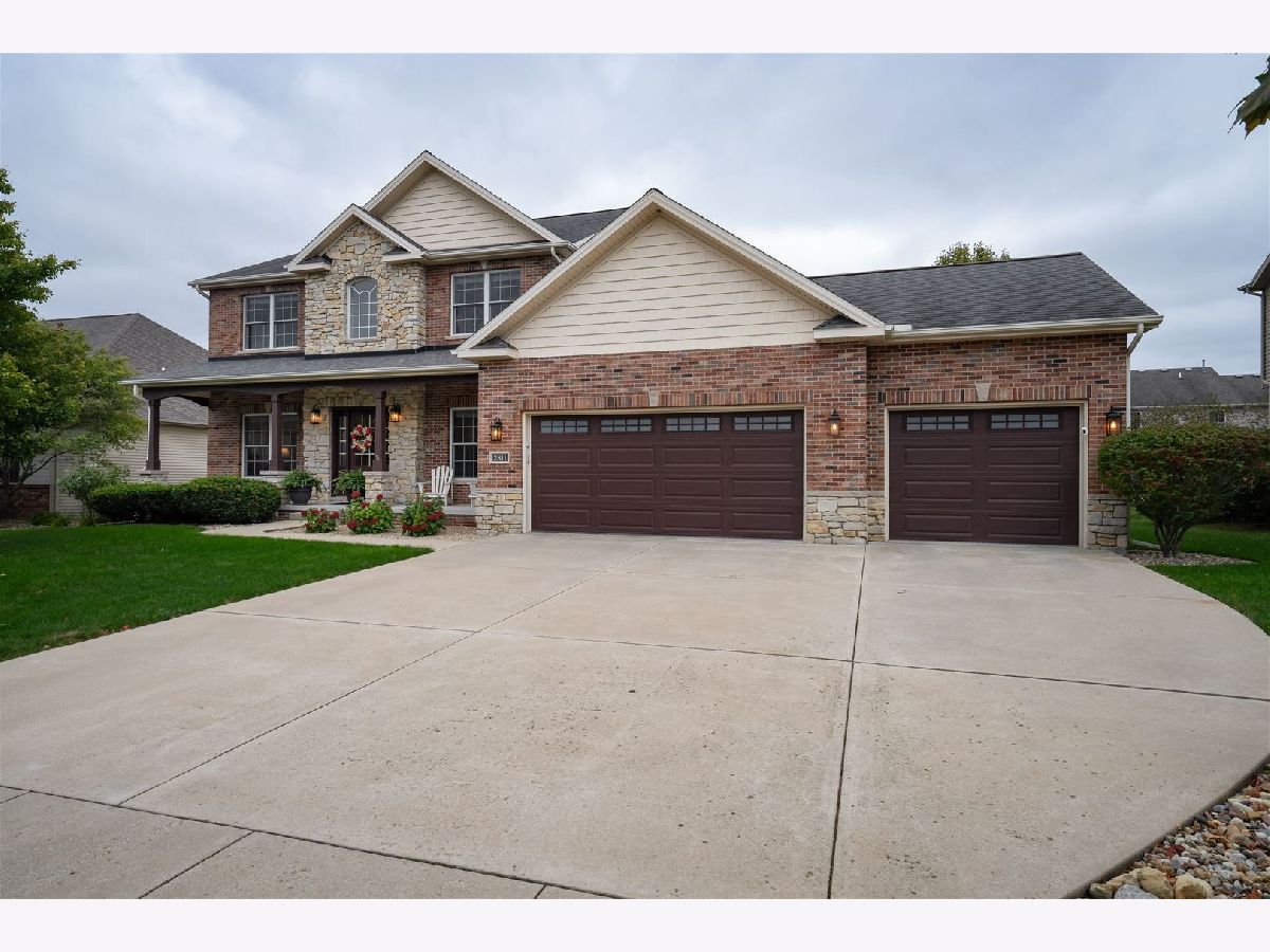 Homes & Condos & Townhomes Sold Tipton Trails Bloomington Illinois, 2811 Vrooman