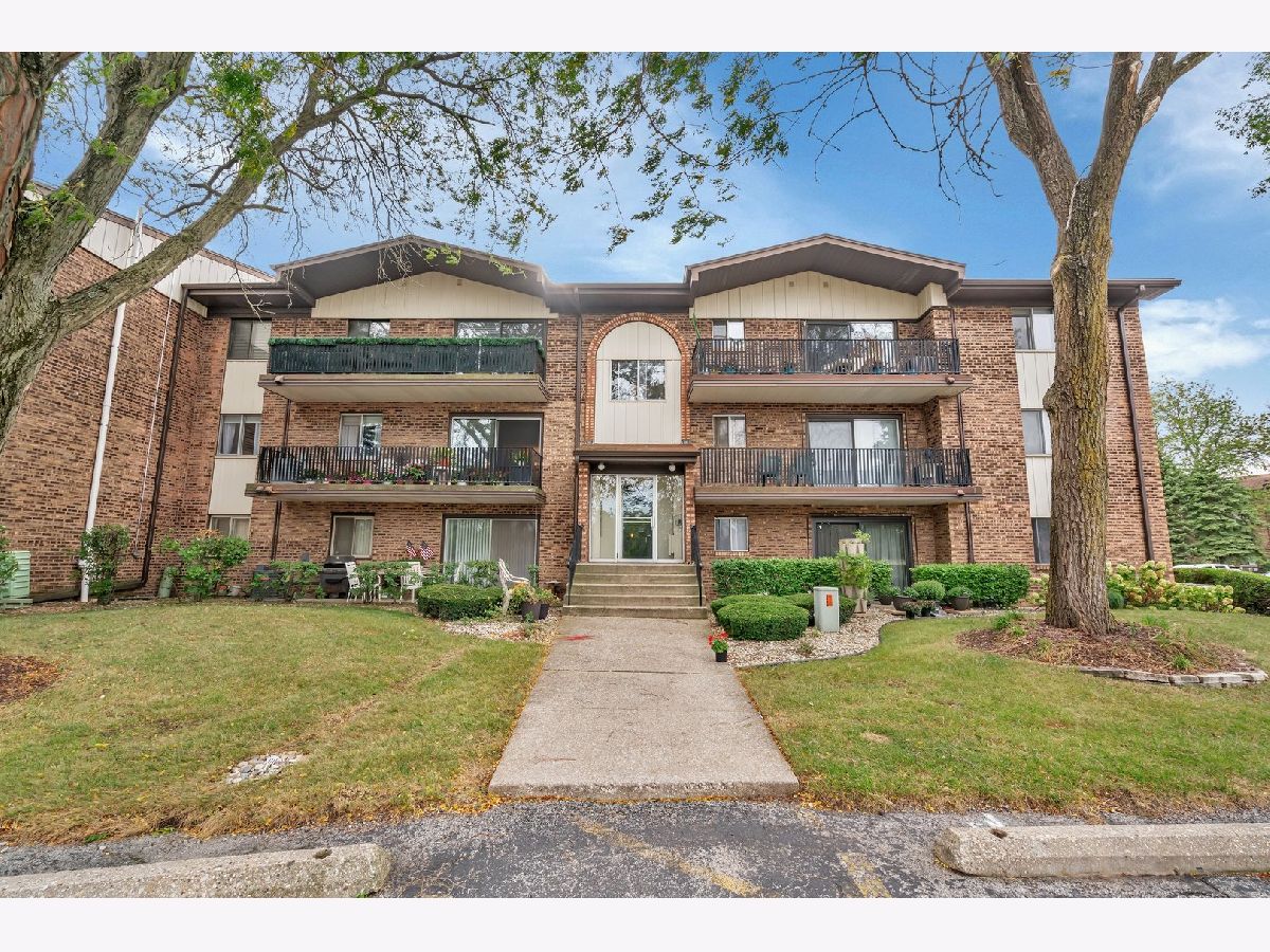 Condominiums Sold Sandpiper South Crestwood Illinois, 5221 James