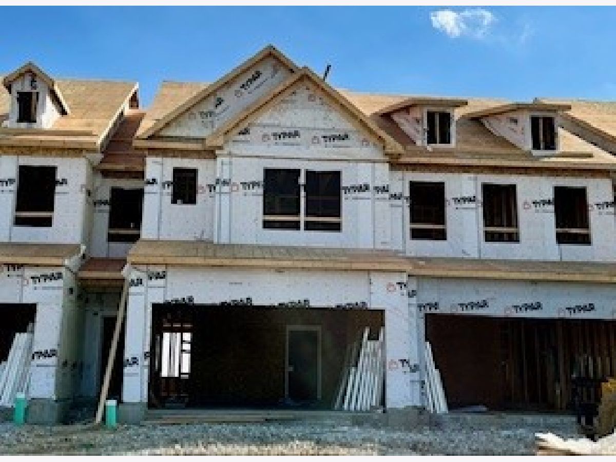 Condos & Townhomes & Homes Sold Sawgrass Bolingbrook Illinois, 2283 Ryegrass