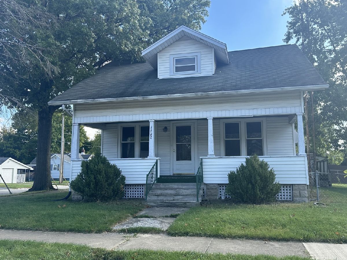 Homes & Condos & Townhomes Sold South Hill Bloomington Illinois, 1602 Madison