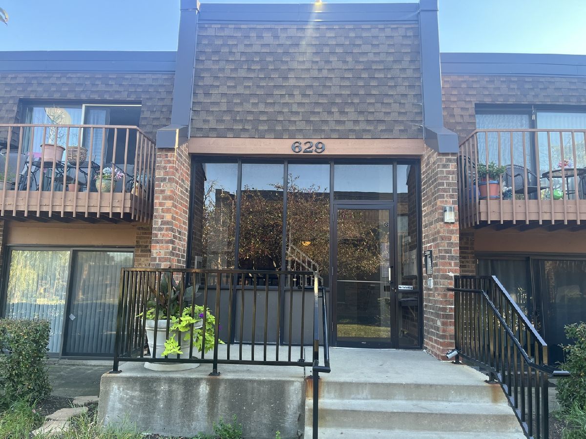 Condominiums Sold Lakewood Schaumburg Illinois, 629 Derry