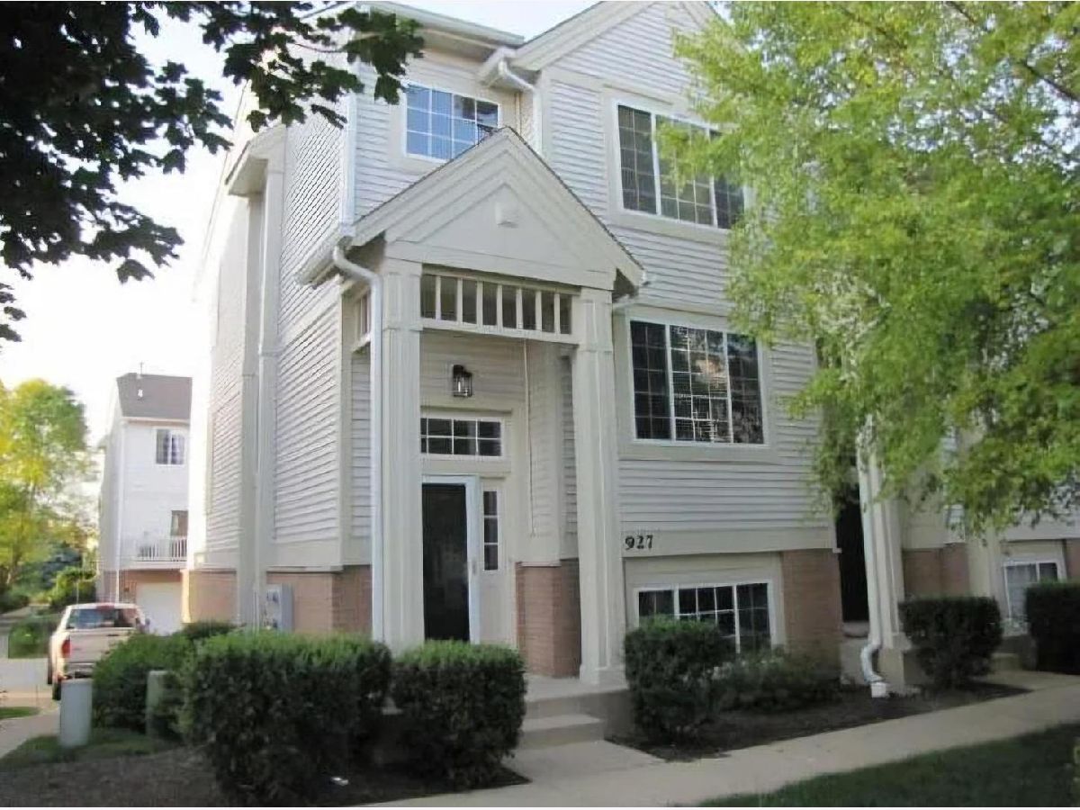 Townhomes Rented Pheasant Run Trails St Charles Illinois, 927 Pheasant