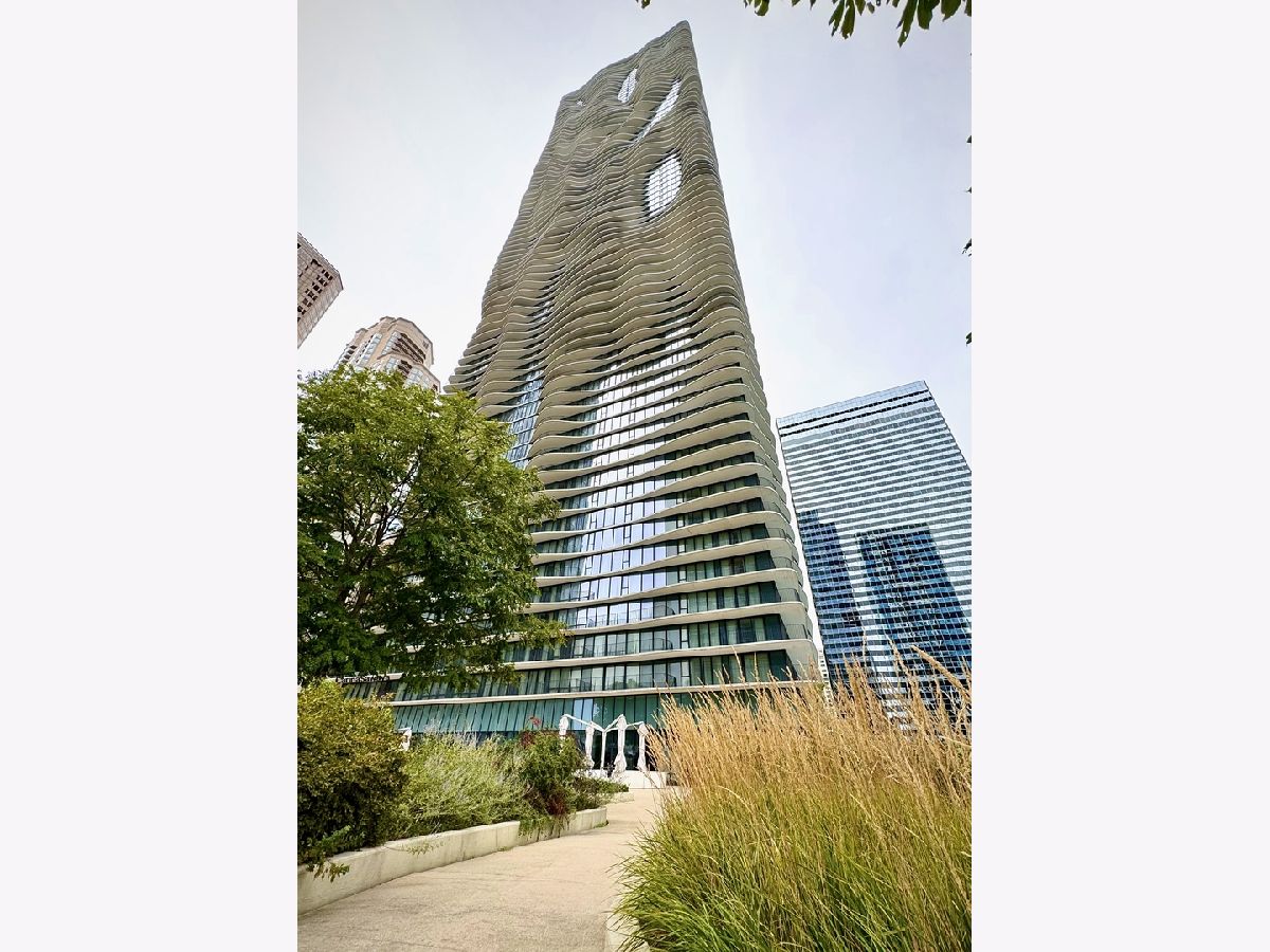 Condos & Townhomes Sold New Eastside Chicago Illinois, 225 Columbus