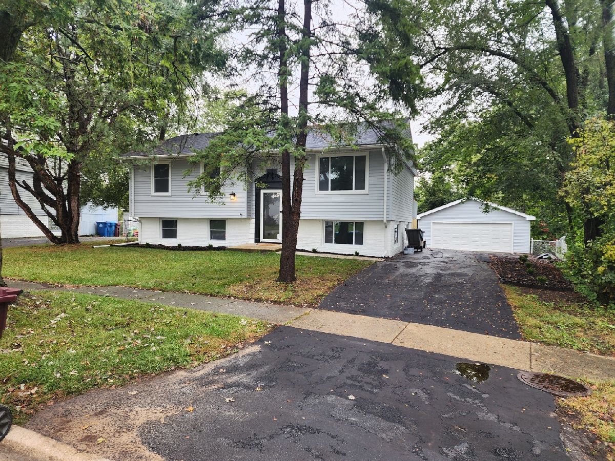 Homes Sold Indian Hills Sauk Village Illinois, 2445 Apache