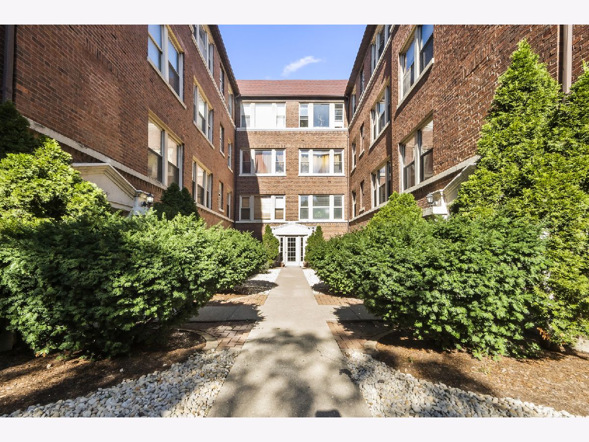 Condominiums Sold Ridgewood Flats Chicago Illinois, 5739 Ridge