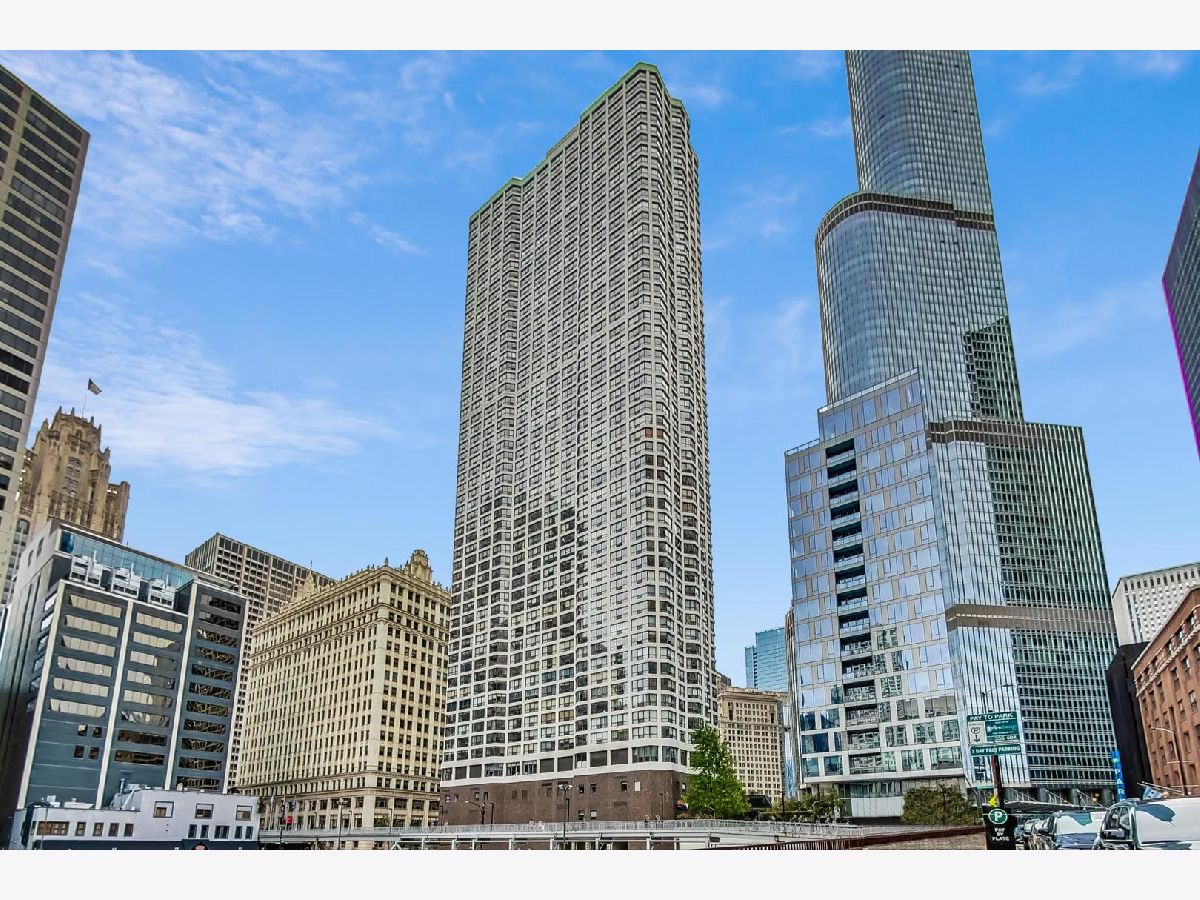 Condominiums Sold River Plaza Chicago Illinois, 405 Wabash