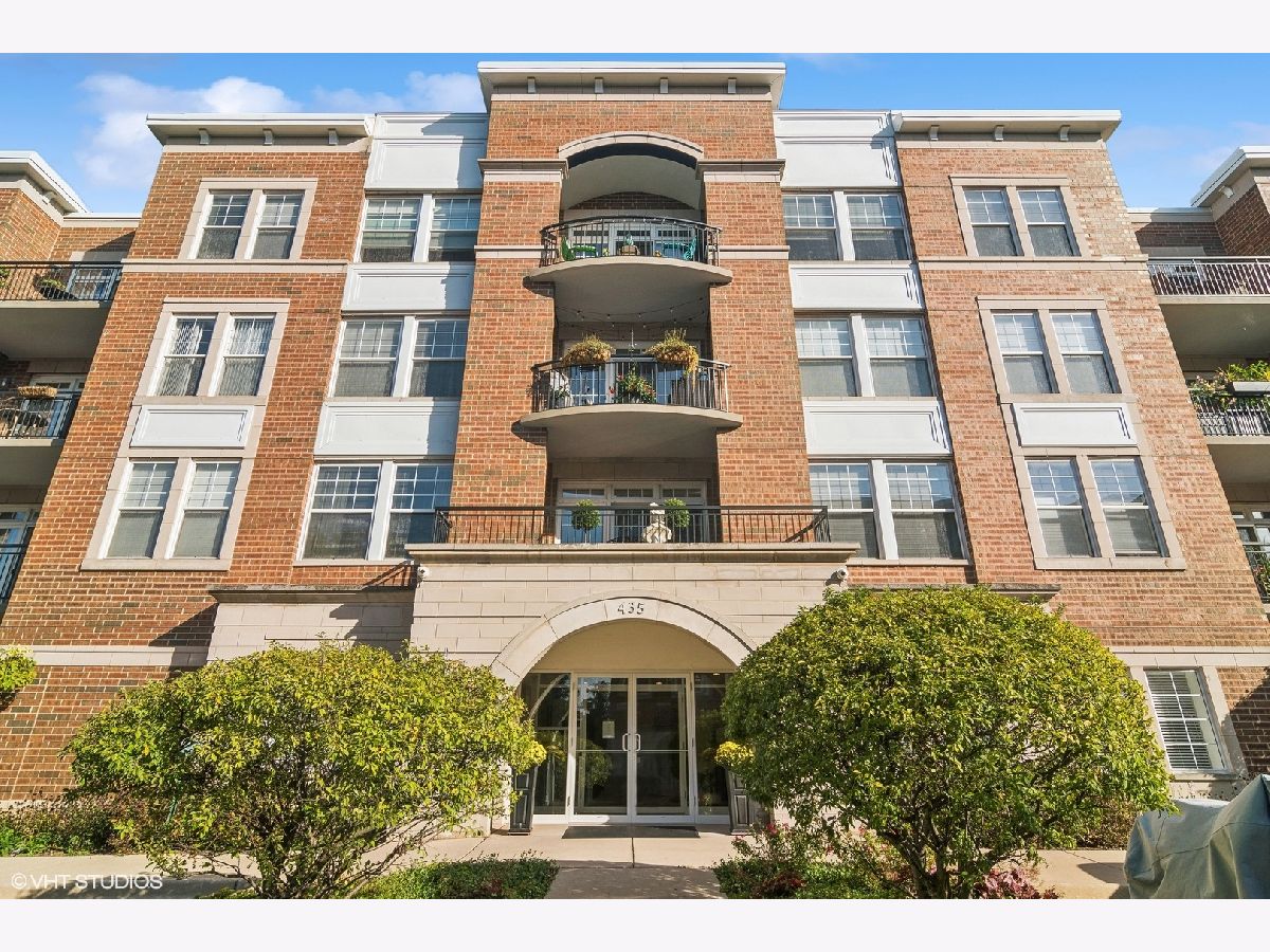 Condominiums Sold Preserves At Hilltop Of Palatine Palatine Illinois, 435 Wood