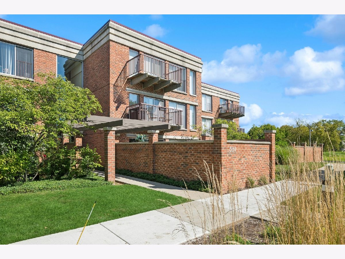Condos & Townhomes & Homes Sold Coromandel Deerfield Illinois, 351 Kelburn