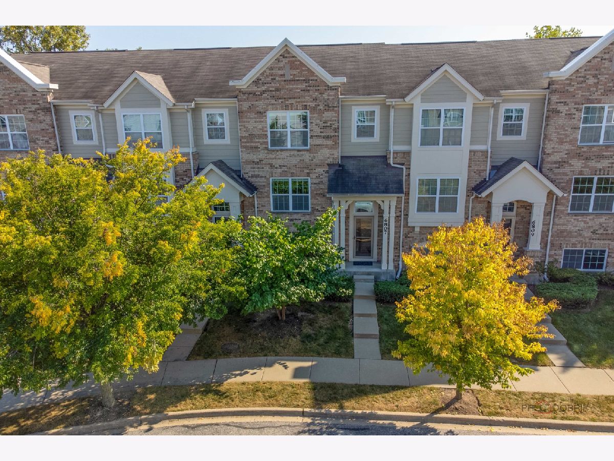 Condos & Townhomes Sold Trafalgar Woods Townhomes Morton Grove Illinois, 6807 Prairie