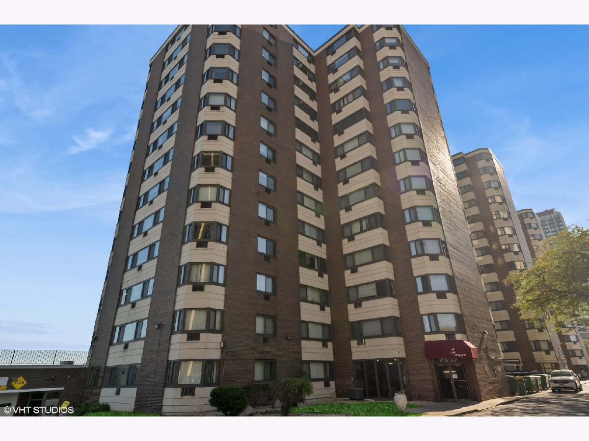 Rented Chicago Illinois, 7337 South Shore