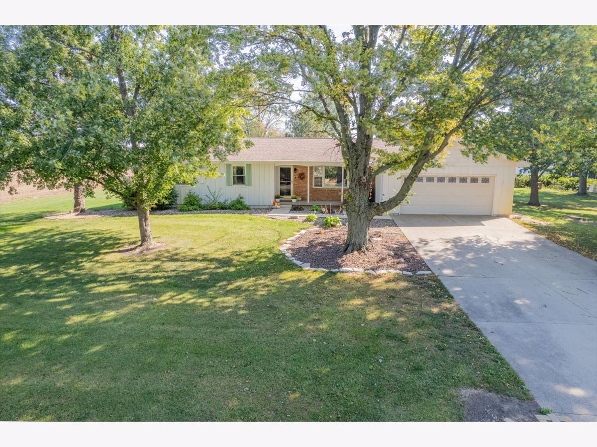 Homes & Condos & Townhomes Sold Lamplighter Towanda Illinois, 126 Hunt