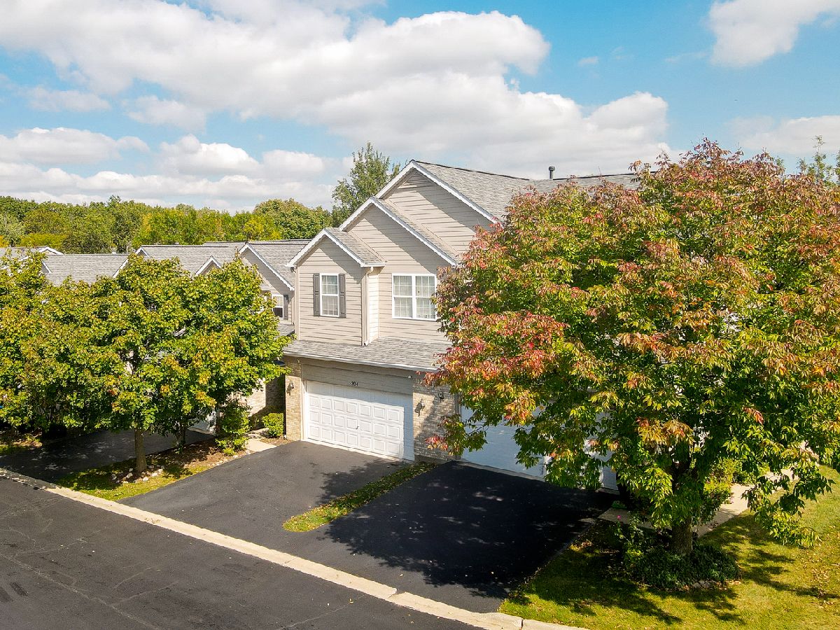 Townhomes Sold Fox Ridge Creek Woodridge Illinois, 3204 Foxridge