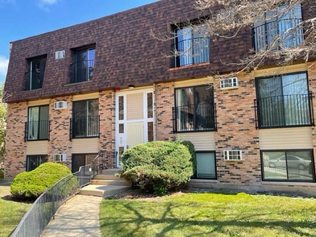 Condominiums Rented Watersedge Glendale Heights Illinois, 170 Waters Edge
