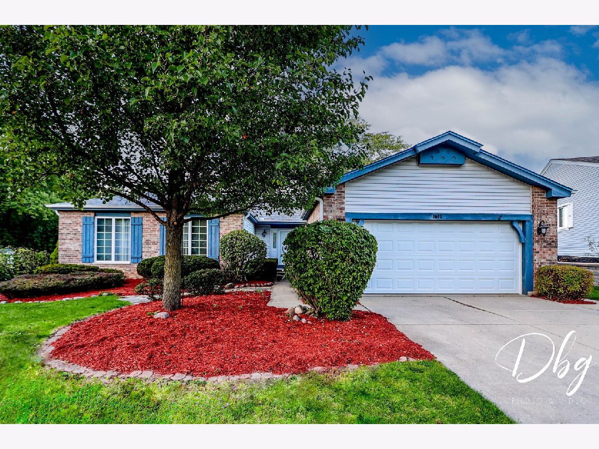 Homes Sold Mallard Ridge Lindenhurst Illinois, 1614 Nightengale