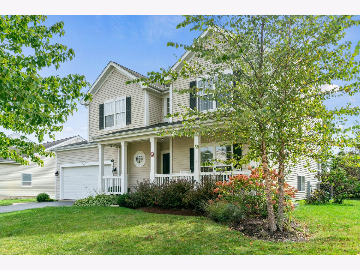 Homes & Condos & Townhomes Sold Riverbend Genoa Illinois, 203 Winding