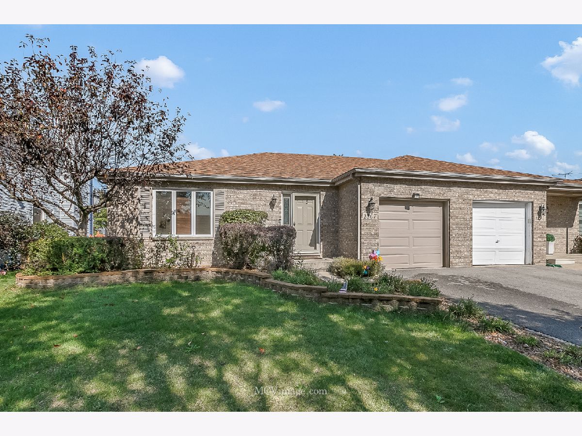 Condos & Townhomes & Homes Sold Old Plank Road Estates Joliet Illinois, 1307 Norley
