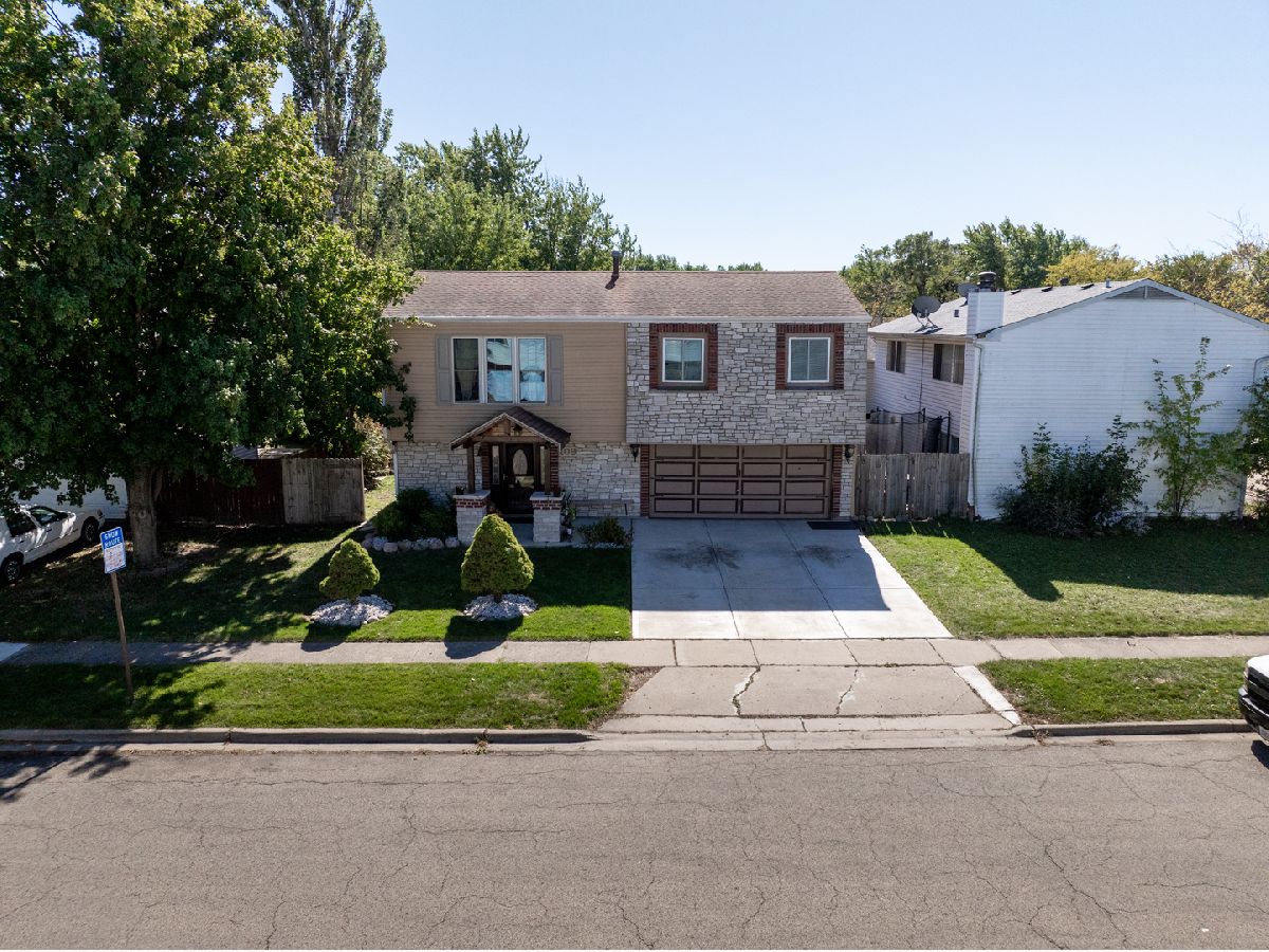 Homes & Condos & Townhomes Sold Parkwood Elgin Illinois, 109 Highbury