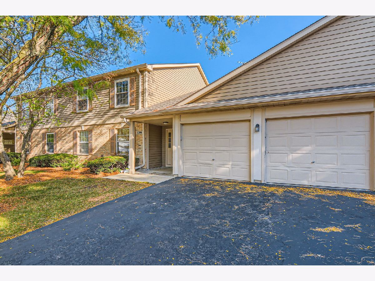 Condos & Townhomes Sold Oakwood Hills Elgin Illinois, 1106 Canterbury