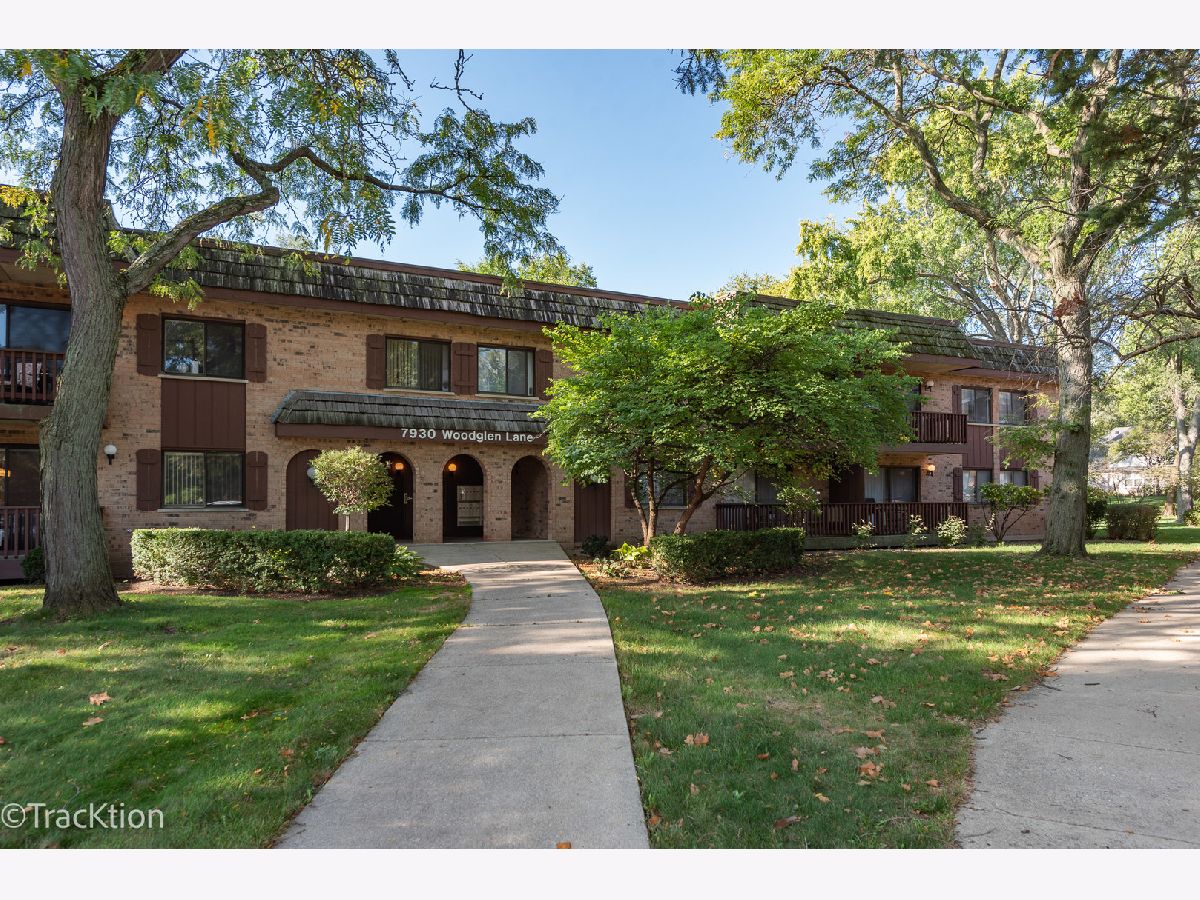 Condominiums & Homes Sold Lake In The Woods Downers Grove Illinois, 7930 Woodglen