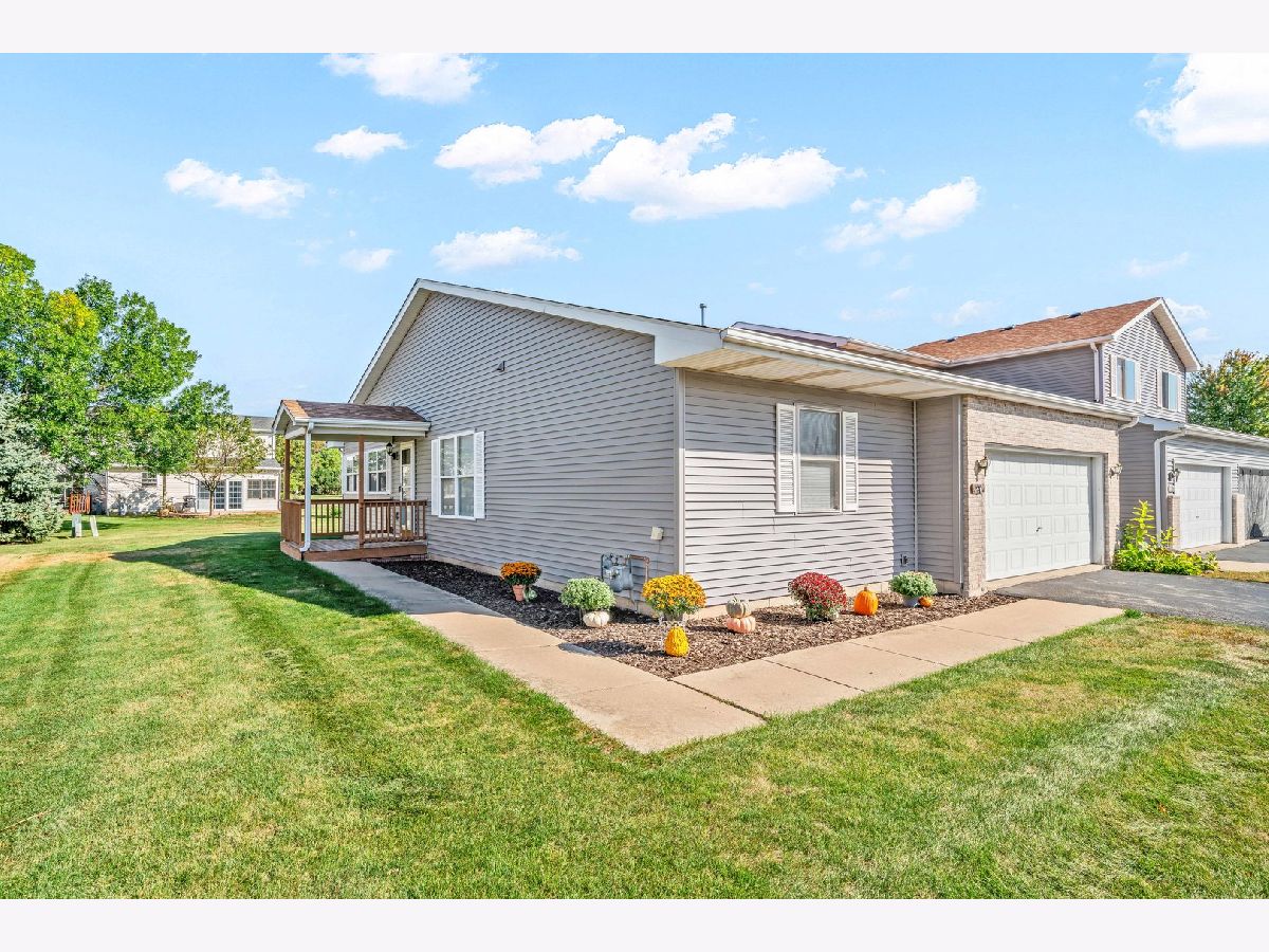 Townhomes & Homes Sold Illowa Farms Somonauk Illinois, 220 Morrow