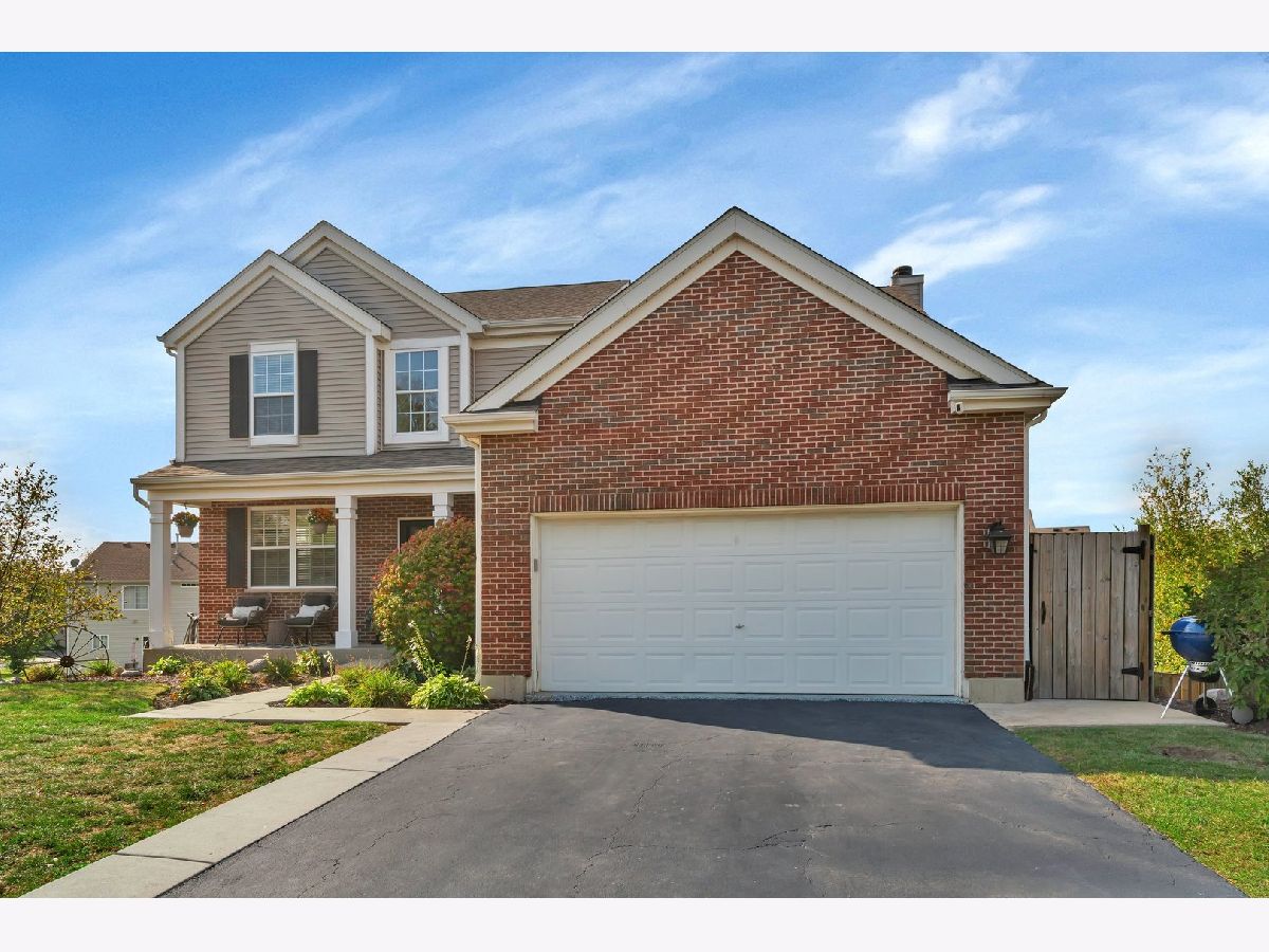 Townhomes & Homes Sold Summerfield Minooka Illinois, 701 Camden