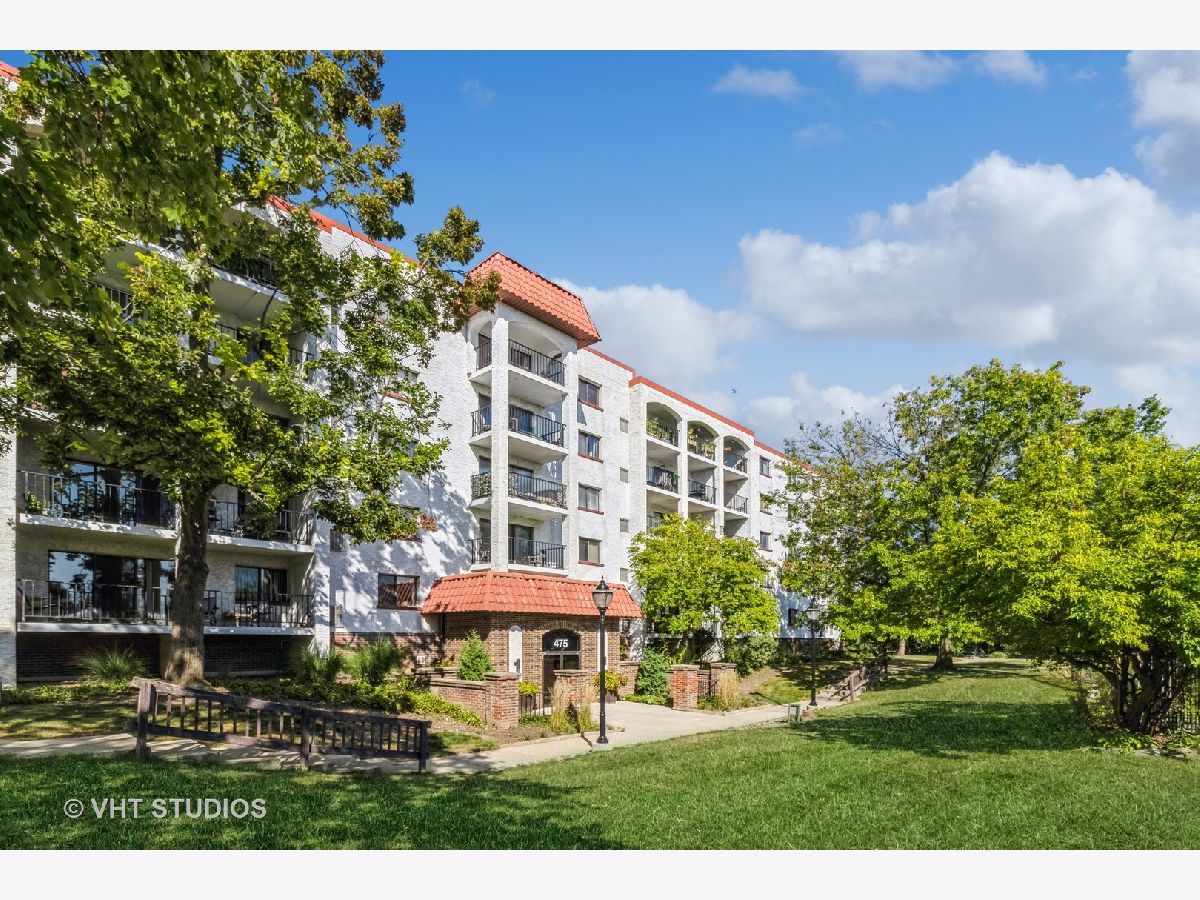Condominiums Sold Plum Creek Wheeling Illinois, 475 Plum Creek