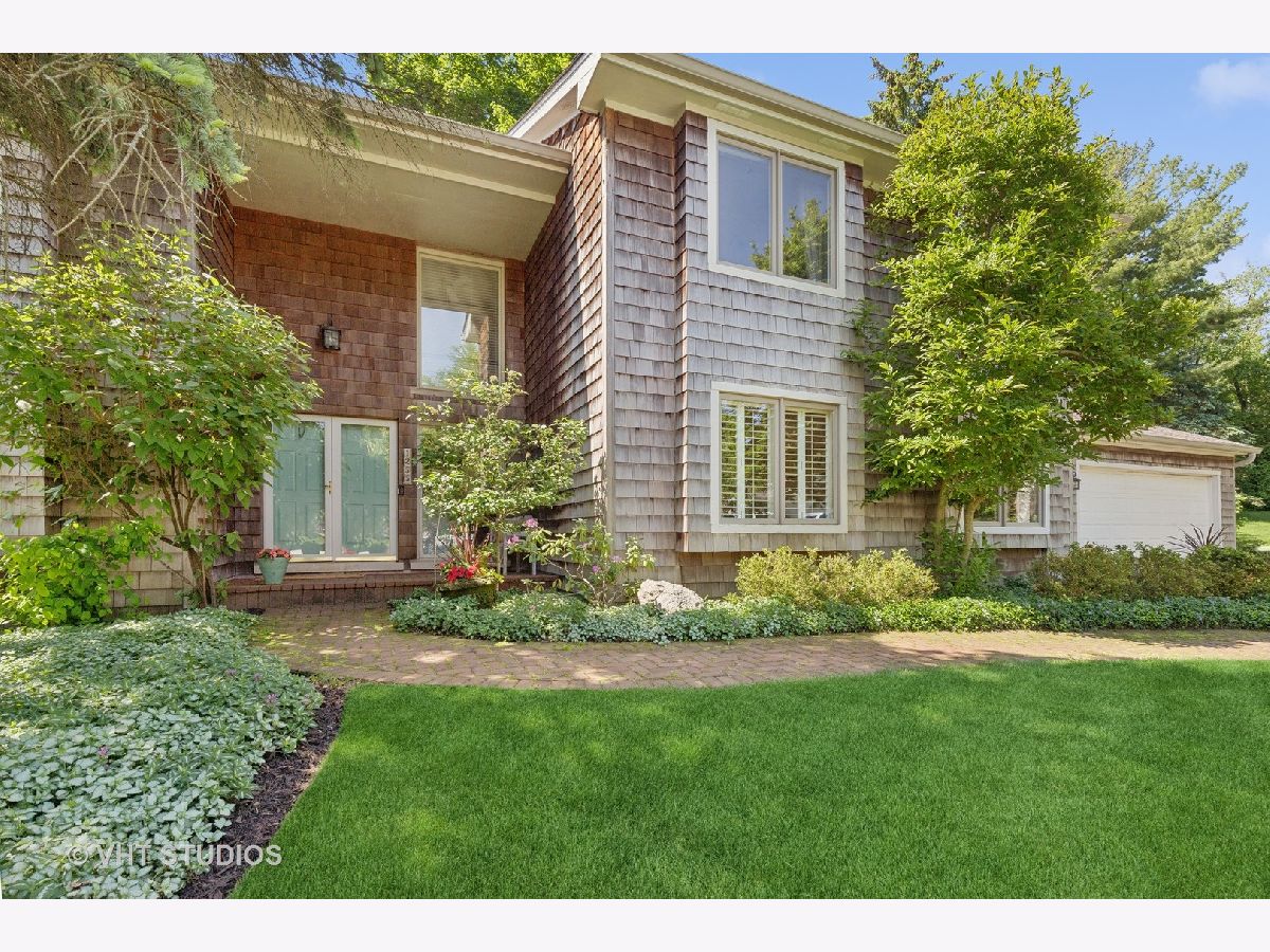 Homes Sold Woodmere Libertyville Illinois, 1255 Saint James